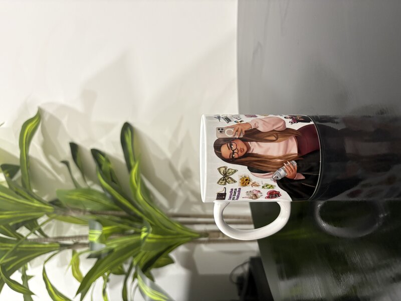 Taza personalizada con foto de graduación - ejemplo de foto convertida en arte